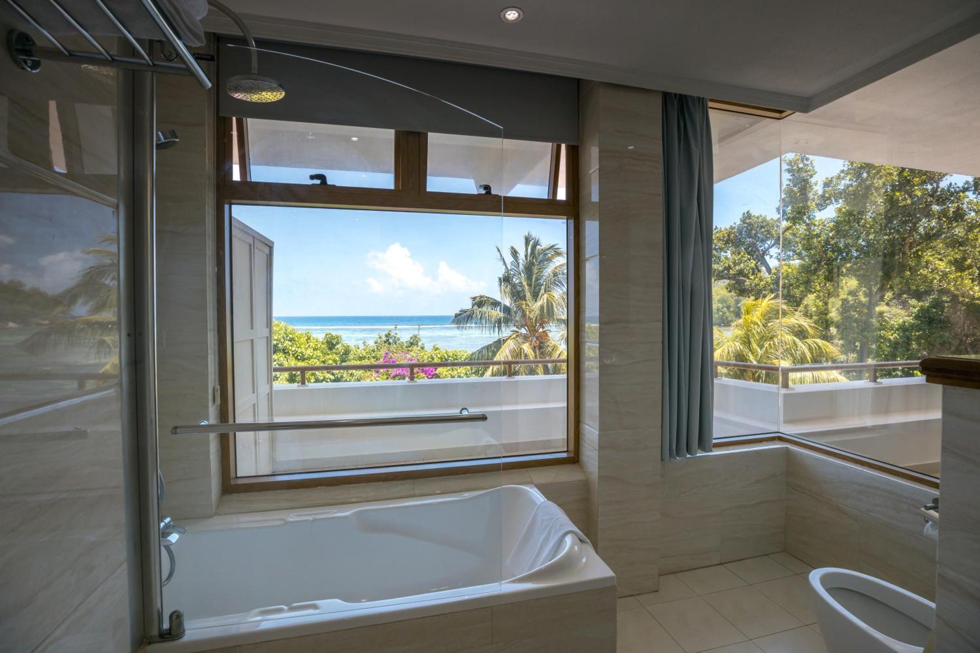 Crown Beach Hotel Seychelles Pointe Au Sel Exterior foto