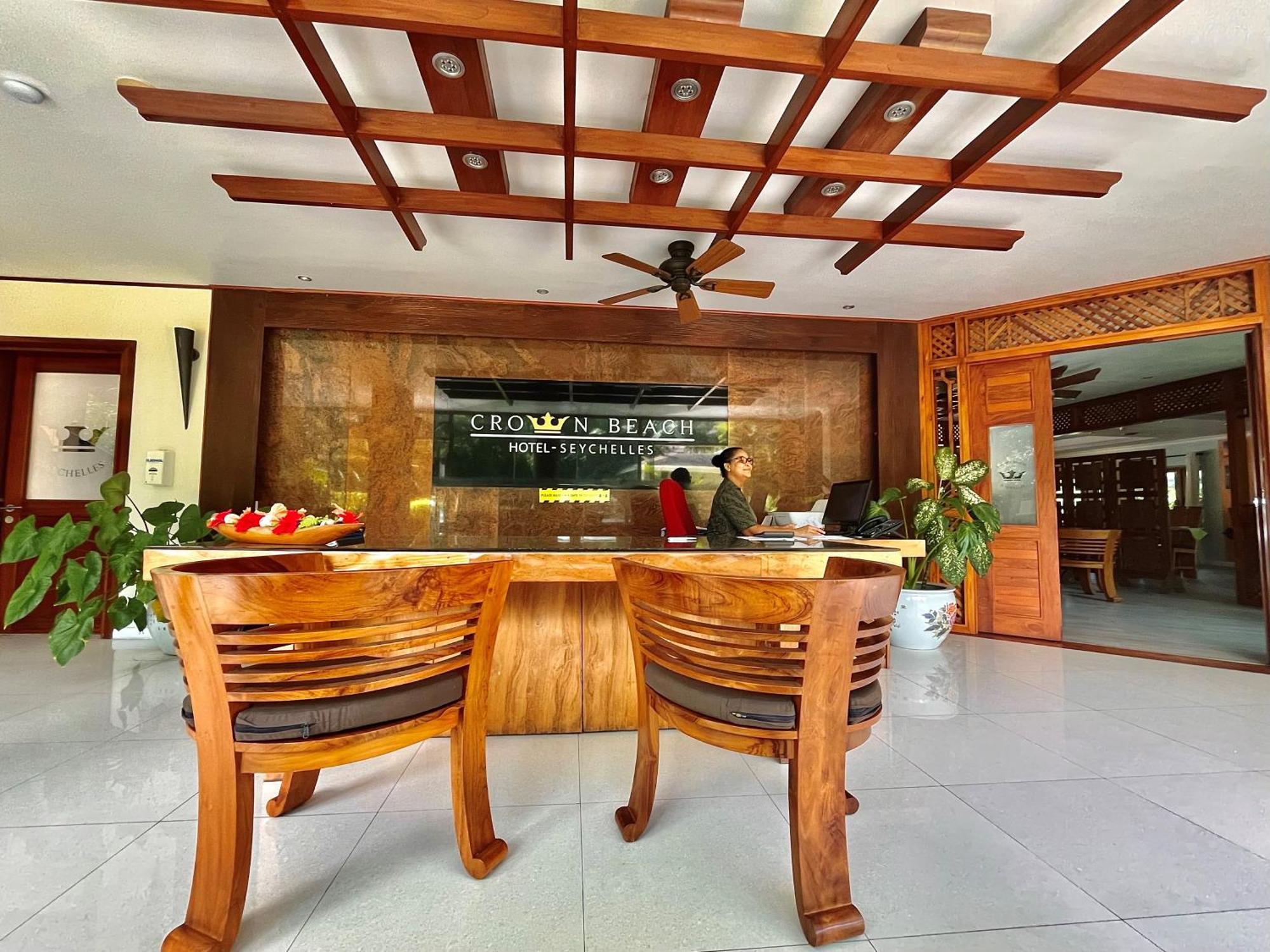 Crown Beach Hotel Seychelles Pointe Au Sel Exterior foto