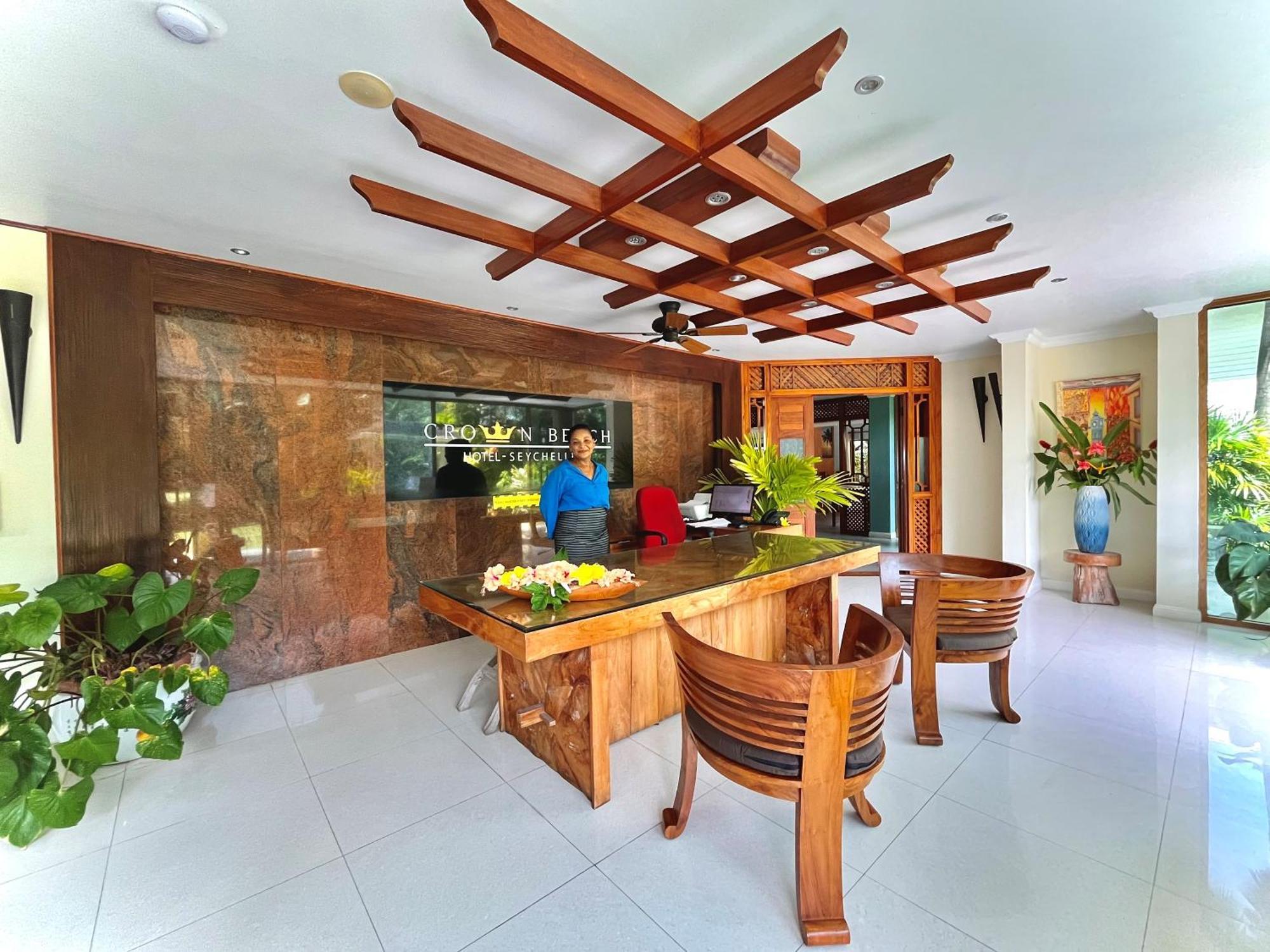 Crown Beach Hotel Seychelles Pointe Au Sel Exterior foto