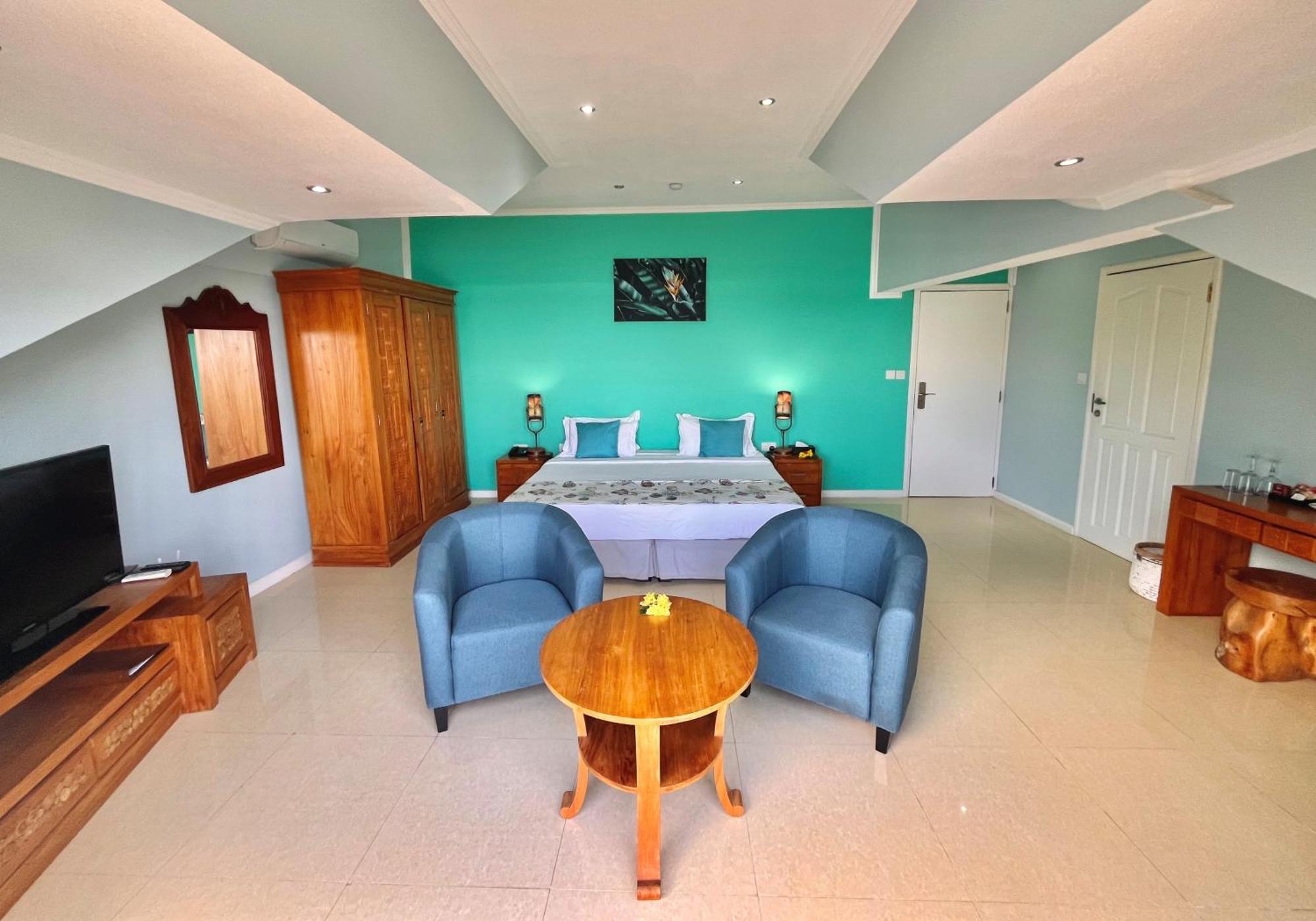 Crown Beach Hotel Seychelles Pointe Au Sel Exterior foto